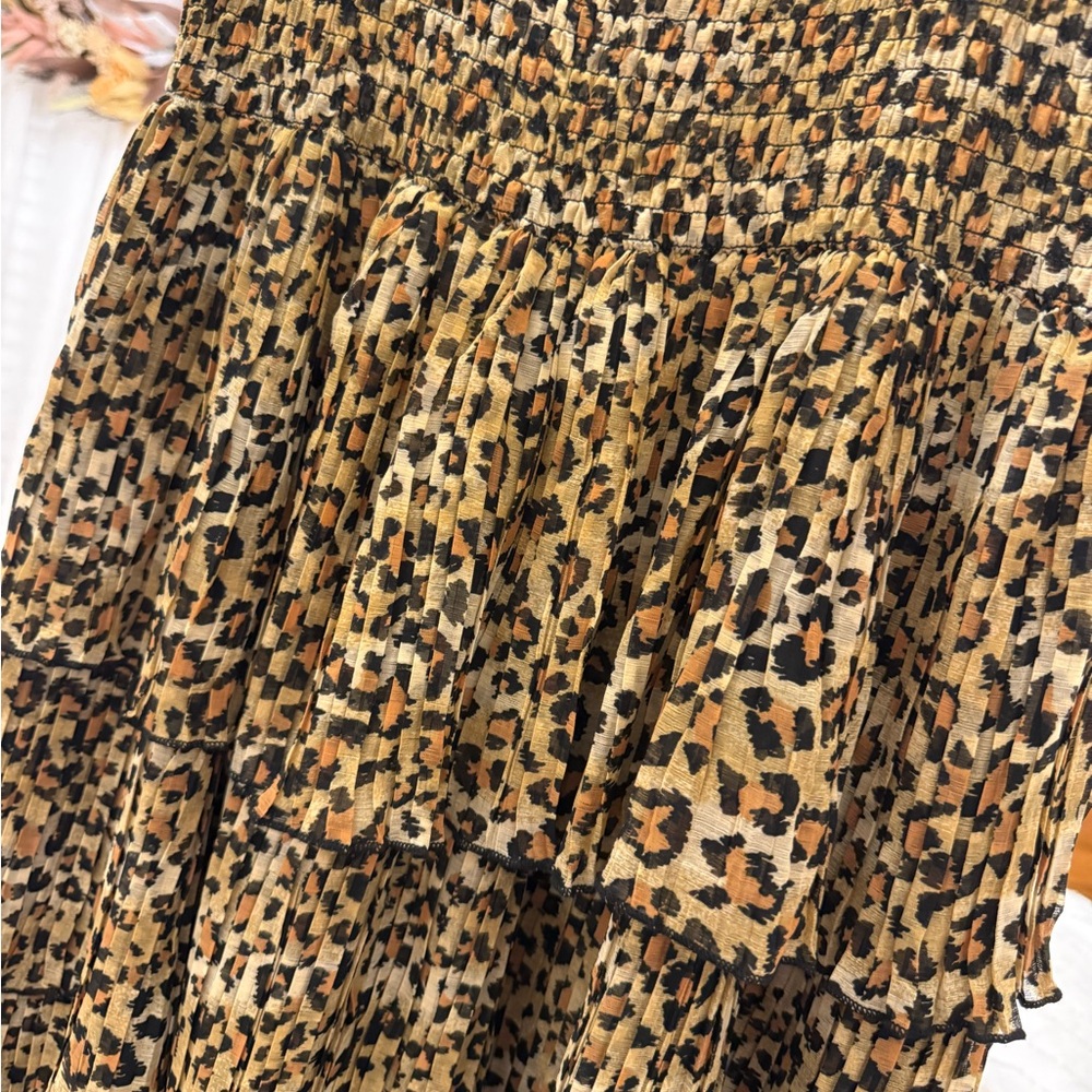 Sleeveless smocked top leopard cheetah tiered pleated ruffled dress sundress - Picture 2 of 3